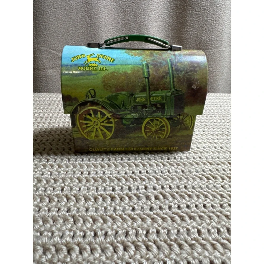 John Deere Vintage Style Domed Metal Tin Lunch Box Moline Illinois Tractor Green